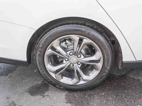 Used 2023 Honda Accord EX image 9