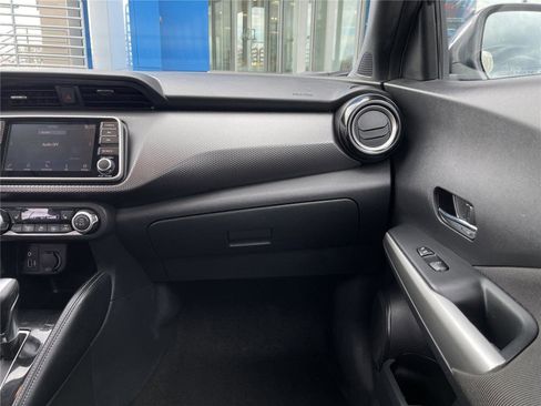 Used 2019 Nissan Kicks SR image 28