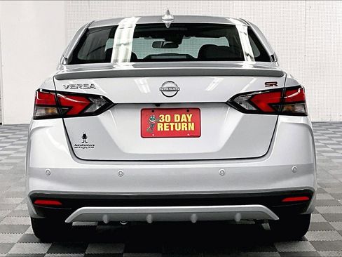New 2025 Nissan Versa SR w/ Trunk Package FWD image 9
