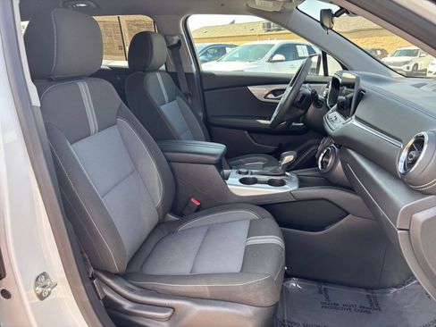 Used 2025 Chevrolet Blazer LT FWD image 32