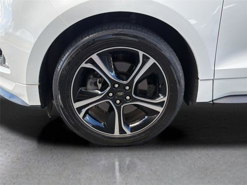 Used 2020 Ford Edge ST w/ Cold Weather Package AWD/4WD image 42