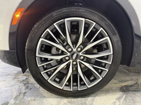 Used 2024 Cadillac XT4 Sport image 29