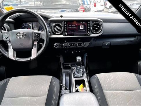 Used 2020 Toyota Tacoma TRD Off-Road AWD/4WD image 7