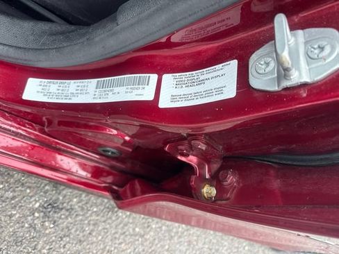 Used 2015 Chrysler 200 S FWD image 30