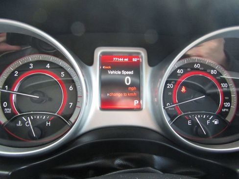 Used 2019 Dodge Journey SE w/ Connectivity Group image 18