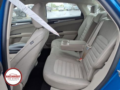 Used 2019 Ford Fusion SE FWD image 28