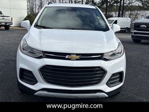 Used 2017 Chevrolet Trax LT w/ LT Convenience Package image 2