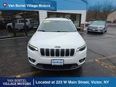 Used 2023 Jeep Cherokee Altitude Lux AWD/4WD image 2