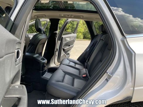 Used 2023 Volvo XC60 T8 Plus image 35