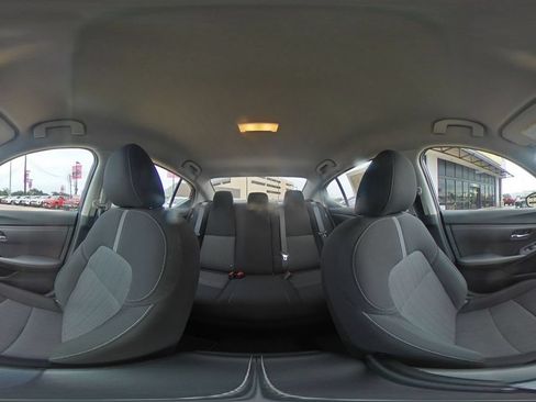 Used 2025 Nissan Sentra SV FWD image 40