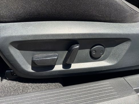 Used 2025 Nissan Rogue SV AWD/4WD image 22