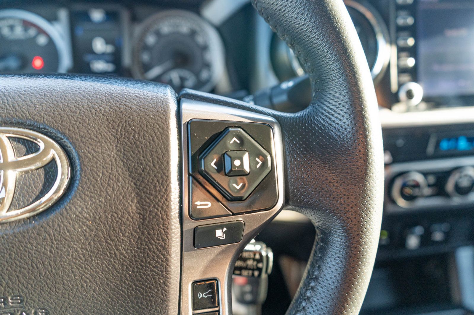 Certified 2021 Toyota Tacoma SR5 w/ Trail Edition AWD/4WD image 26