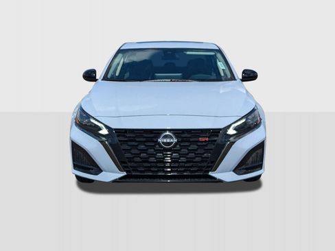 New 2025 Nissan Altima 2.5 SR image 9