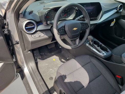 New 2026 Chevrolet Trax LS w/ LS Convenience Package FWD image 18