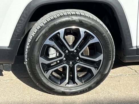 Used 2022 Jeep Compass Limited image 14