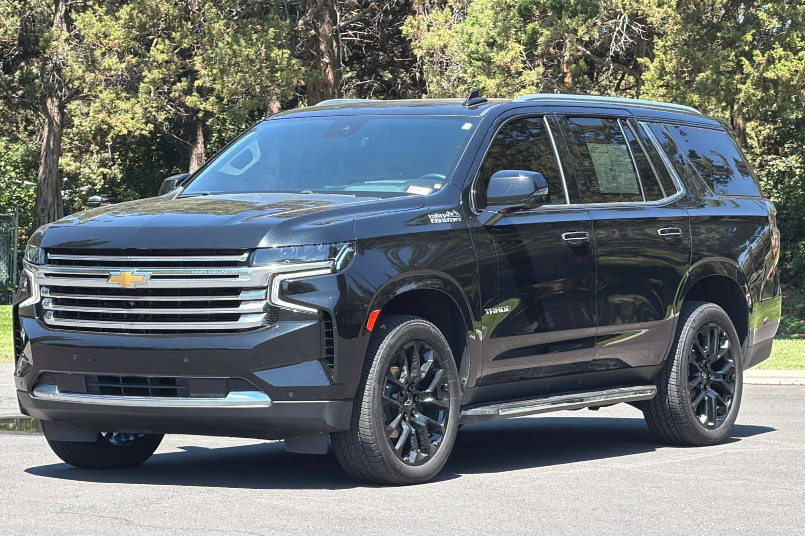 Used 2024 Chevrolet Tahoe High Country AWD/4WD image 8