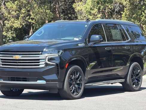 Used 2024 Chevrolet Tahoe High Country AWD/4WD image 8