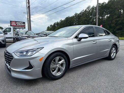 Used 2022 Hyundai Sonata SE w/ Winter Weather Package FWD image 1