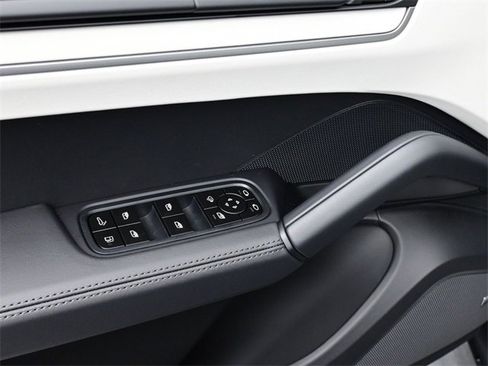 New 2026 Porsche Cayenne E-Hybrid image 16