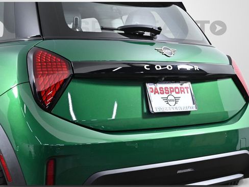 Used 2025 MINI Cooper 2-Door Hardtop image 7