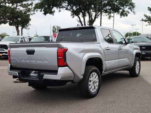 Used 2025 Toyota Tacoma SR5 AWD/4WD image 3