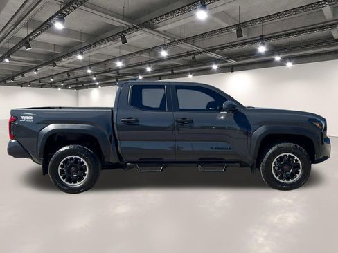 Used 2024 Toyota Tacoma TRD Off-Road image 17