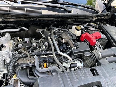 Used 2025 Nissan Kicks SV AWD/4WD image 27