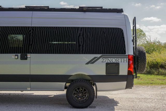 Used 2025 Mercedes-Benz Sprinter 2500 image 5