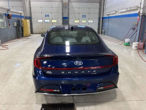 Used 2022 Hyundai Sonata SE w/ Preferred Accessory Package FWD image 6