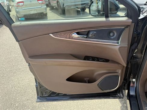 Used 2016 Lincoln MKX Reserve image 16