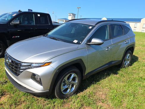 Used 2023 Hyundai Tucson SEL AWD/4WD image 3