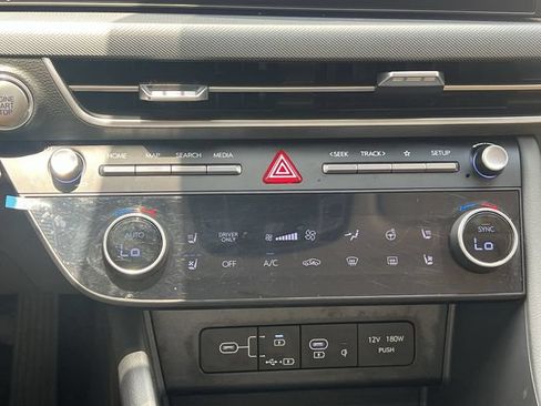Certified 2025 Hyundai Sonata Limited FWD image 22