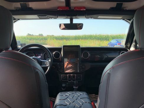 Used 2021 Jeep Wrangler Unlimited Sahara AWD/4WD image 18