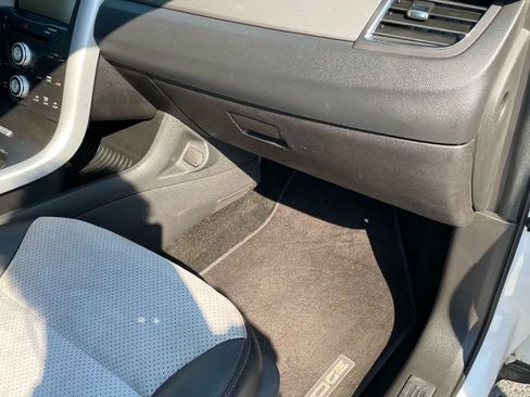 Used 2014 Ford Edge SEL w/ Equipment Group 205A AWD/4WD image 32