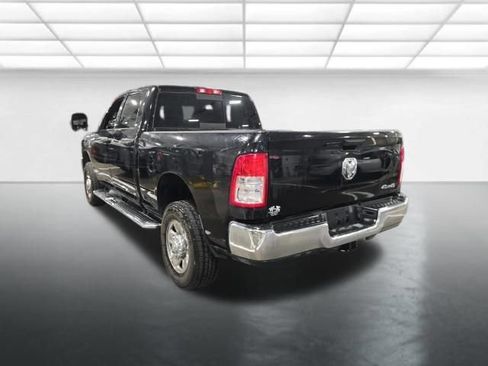 Used 2024 RAM 2500 Tradesman w/ Chrome Appearance Group AWD/4WD image 7