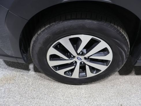 Used 2024 Subaru Outback Premium AWD/4WD image 8