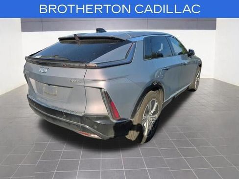 Used 2024 Cadillac Lyriq Luxury AWD/4WD image 9