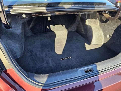 Used 2024 Nissan Altima 2.5 SV image 13