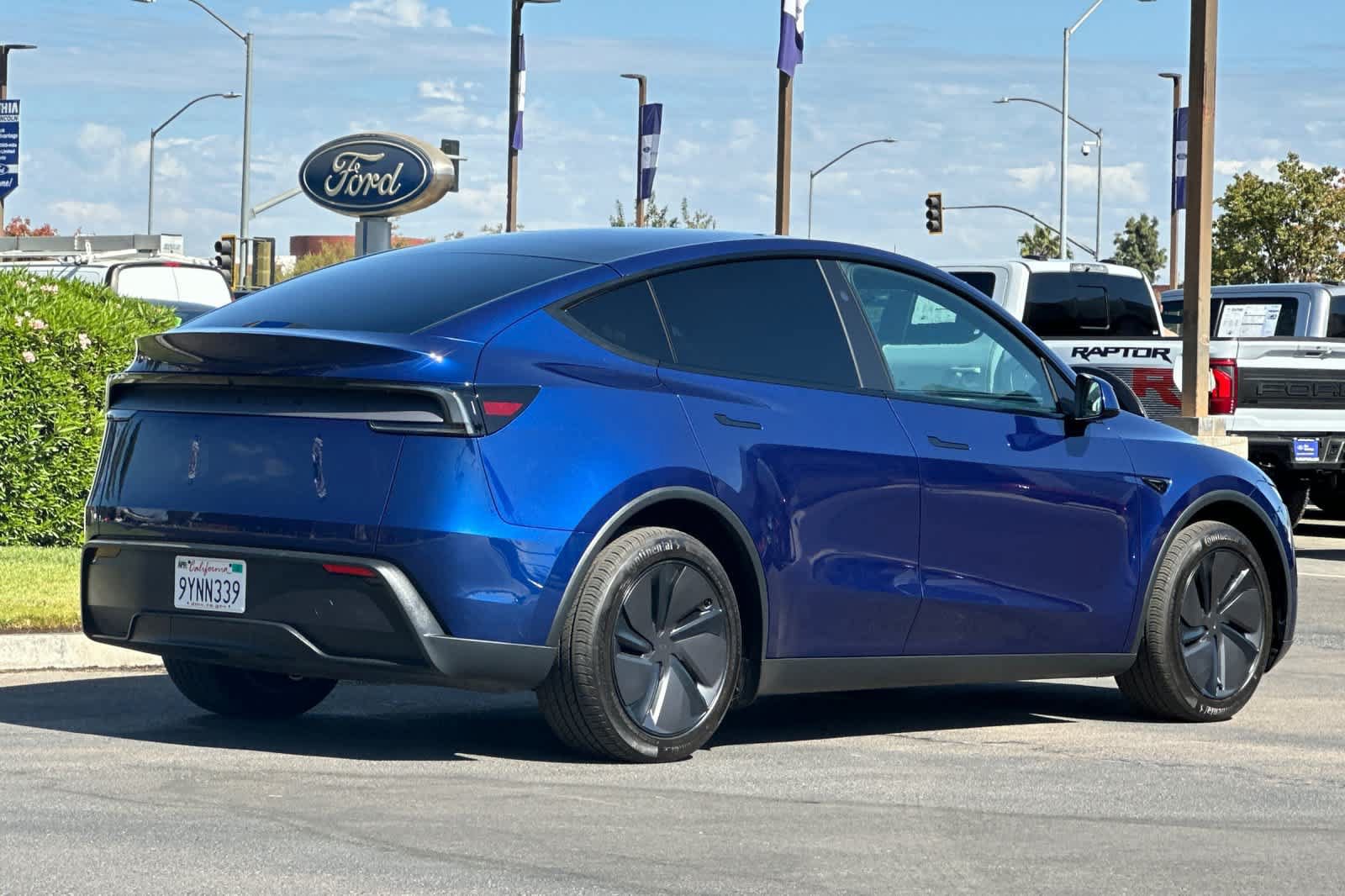 Used 2026 Tesla Model Y 2WD image 2