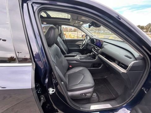 Used 2024 Toyota Grand Highlander AWD Hybrid image 29