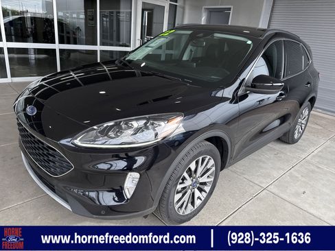 Used 2022 Ford Escape Titanium w/ Class II Trailer Tow Package AWD/4WD image 1