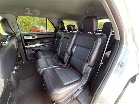 Used 2023 Ford Explorer Limited AWD/4WD image 14