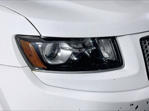 Used 2015 Jeep Grand Cherokee Altitude RWD image 35