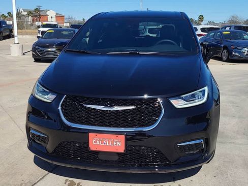 New 2026 Chrysler Pacifica Select FWD image 3