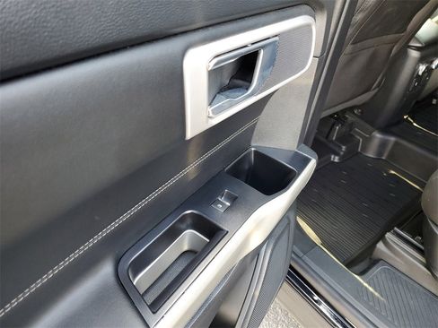 Certified 2022 Ford Explorer XLT image 11