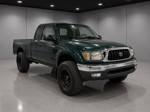 Used 2002 Toyota Tacoma 4x4 Xtracab V6 w/ SR5 Pkg w/ Chrome Pkg image 1