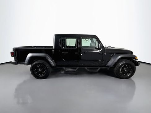 Used 2023 Jeep Gladiator Sport AWD/4WD image 8