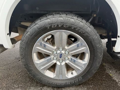 Used 2018 Ford F150 Lariat w/ Equipment Group 502A Luxury AWD/4WD image 8