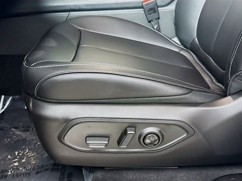 New 2025 Jeep Grand Cherokee Limited image 19