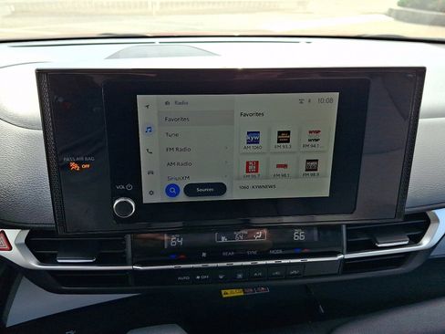 Used 2025 Toyota Sienna LE FWD image 17